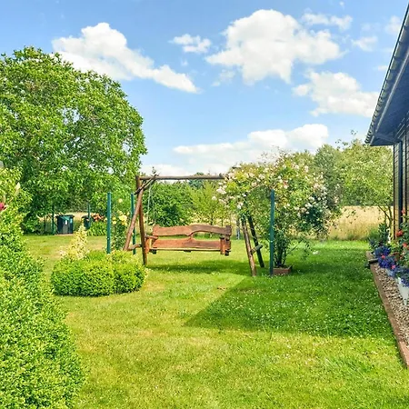 2 Bedroom Gorgeous In בית נופש דארלובו